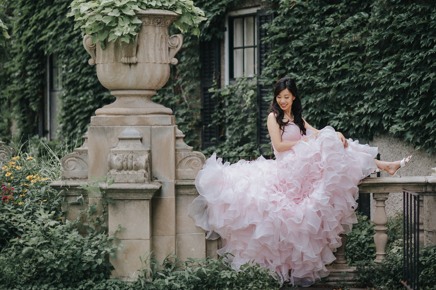 Toronto York University Glendon Campus Prewedding bride portrait