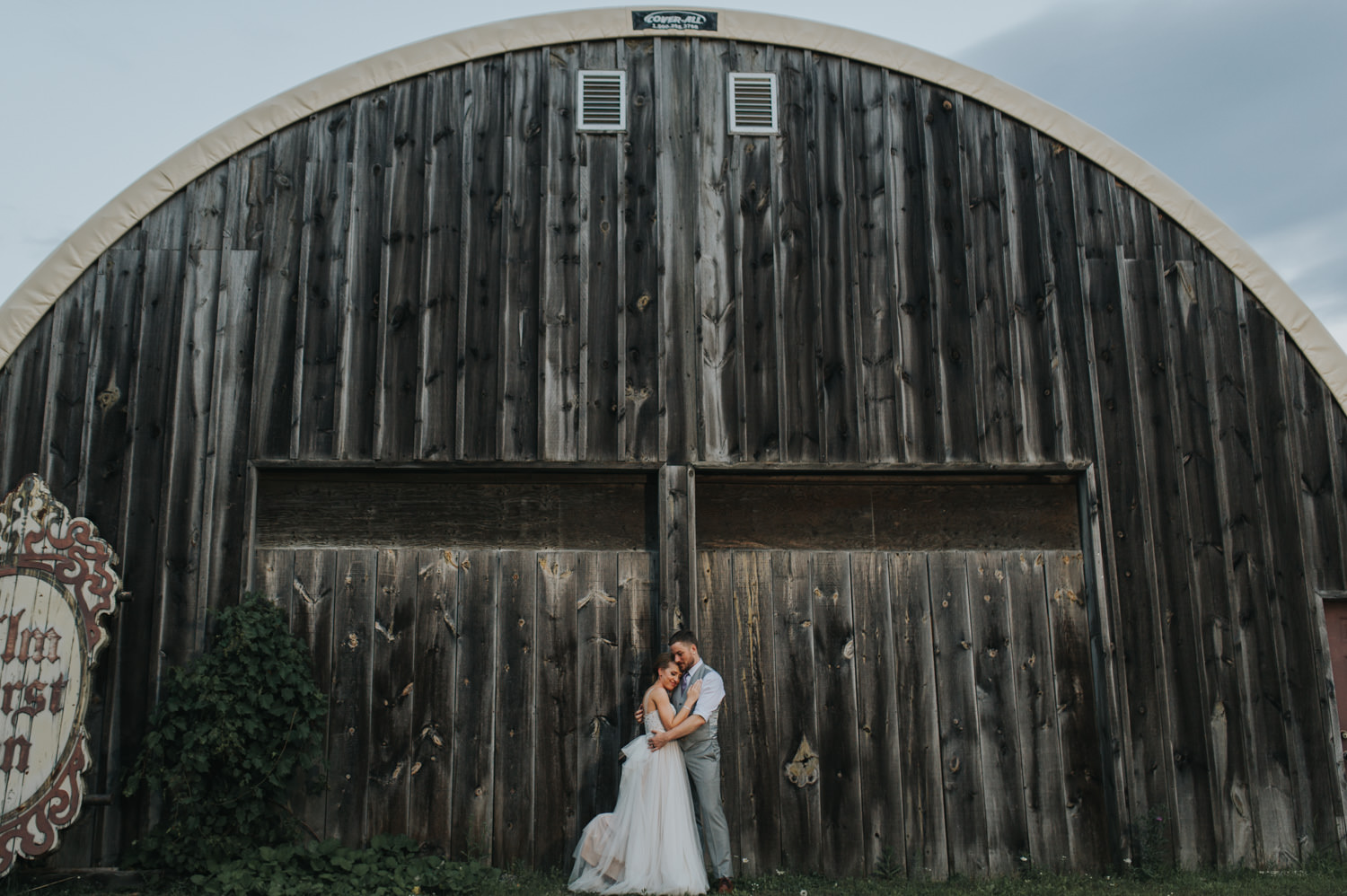 Elm Hurst Inn Wedding Photo Couple night portrait