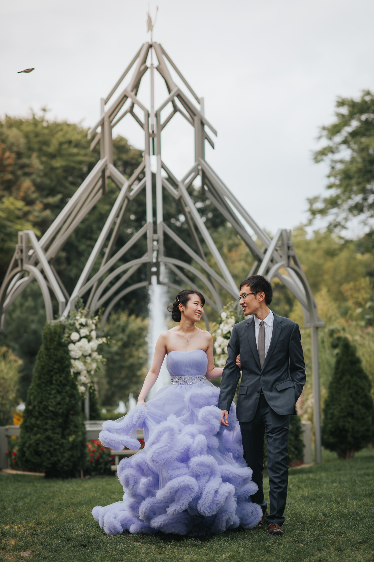 casa loma pre-wedding photos at the garden