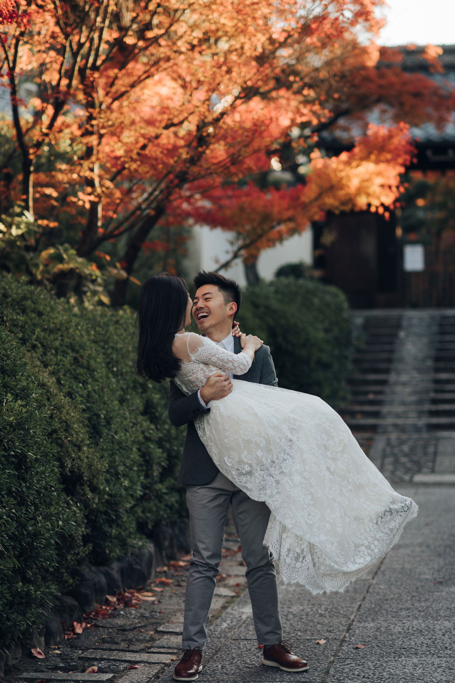 Autumn photoshoot in Kyoto with golden gingko leaves
