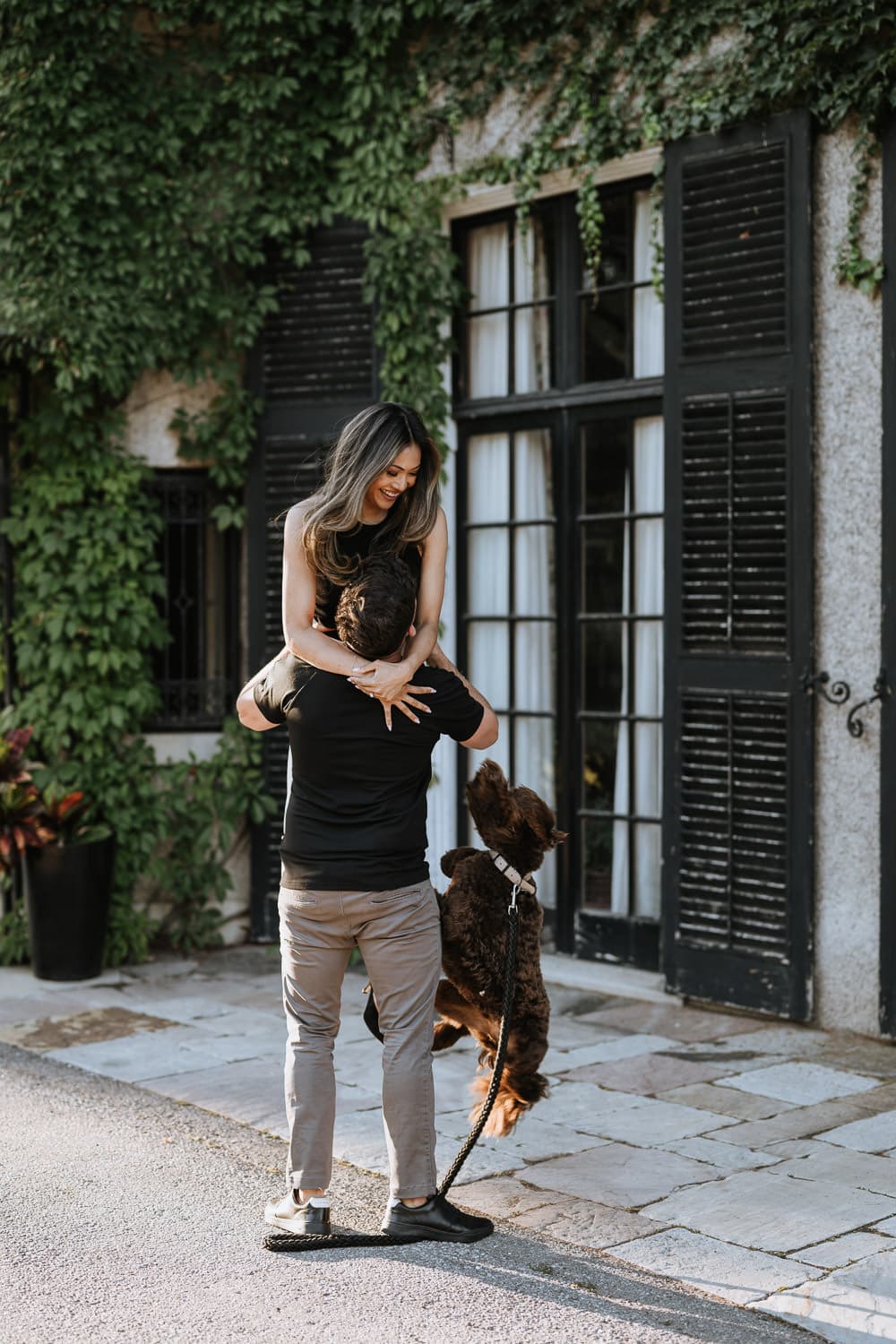 Engagement photoshoot at the Glendon College in summer