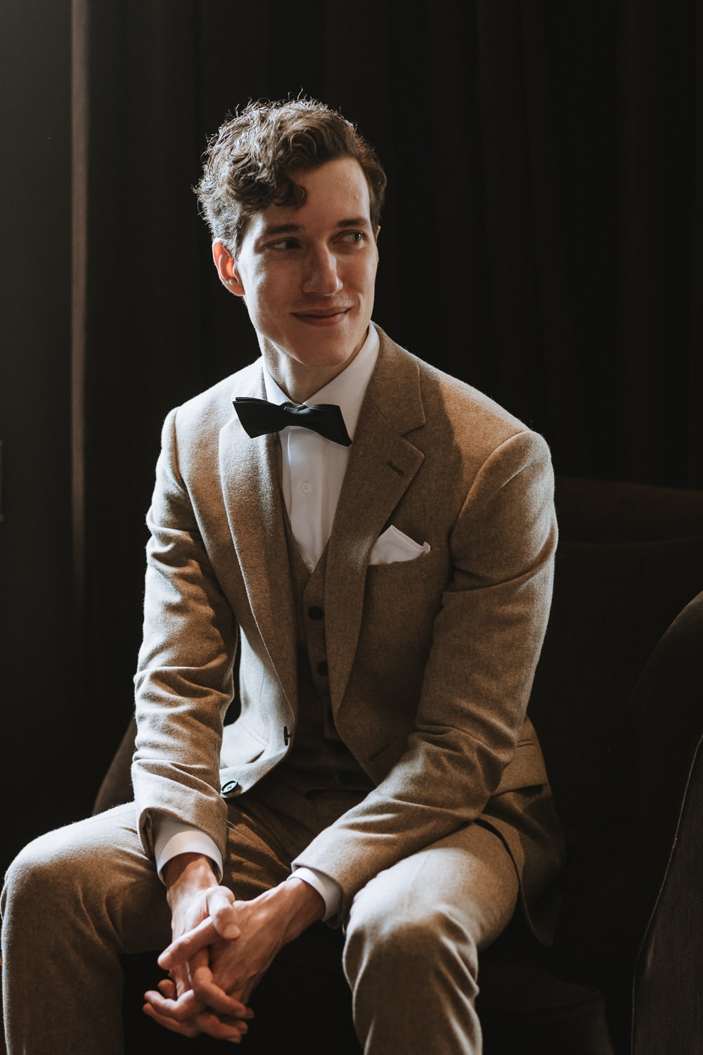 Groom in custom suit by surmesur